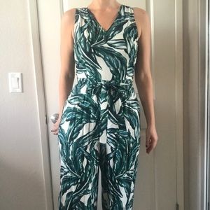 Palm leaf 3/4 pant romper with pockets.